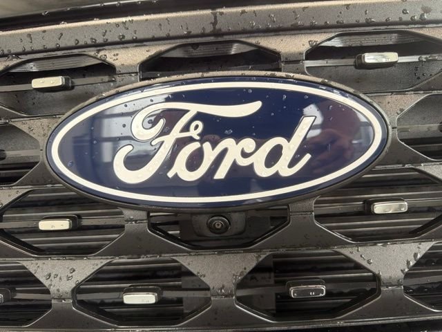 New 2026 Shadow Black Ford XLT image 3