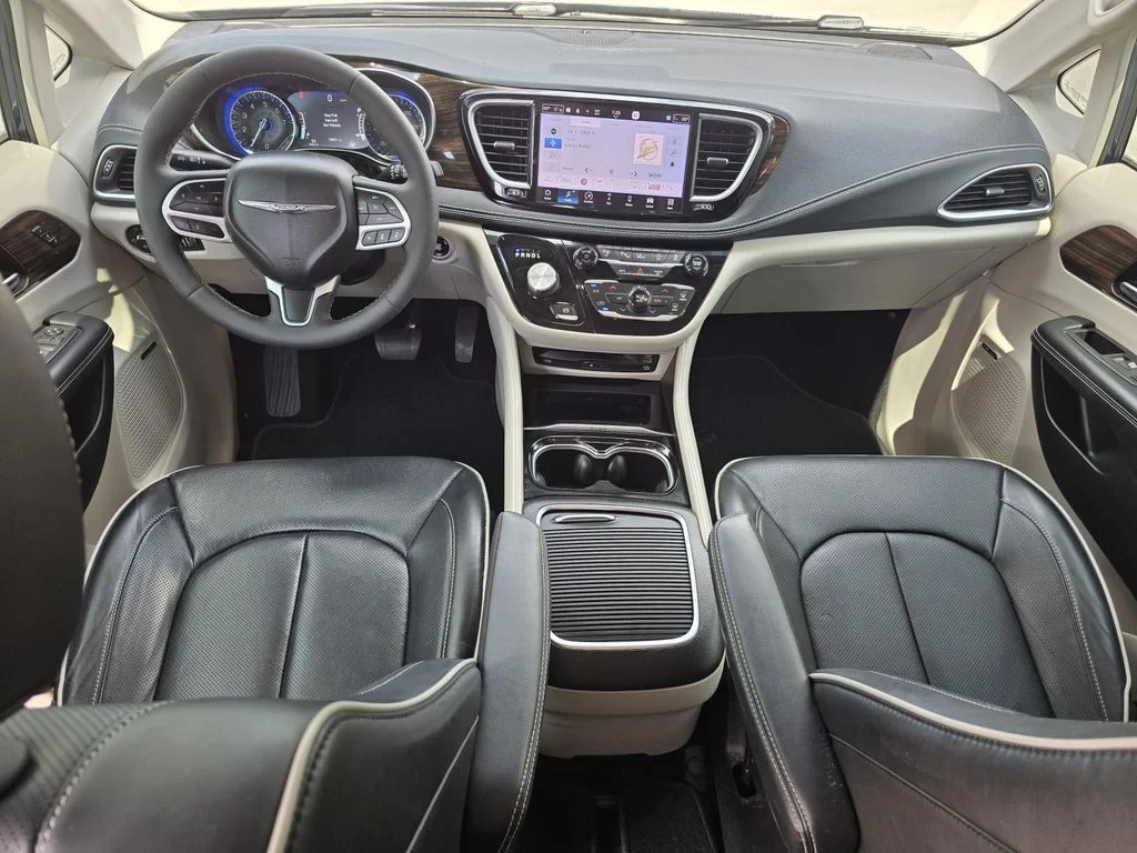 Used 2022 Fathom Blue Pearlcoat Chrysler Limited image 11