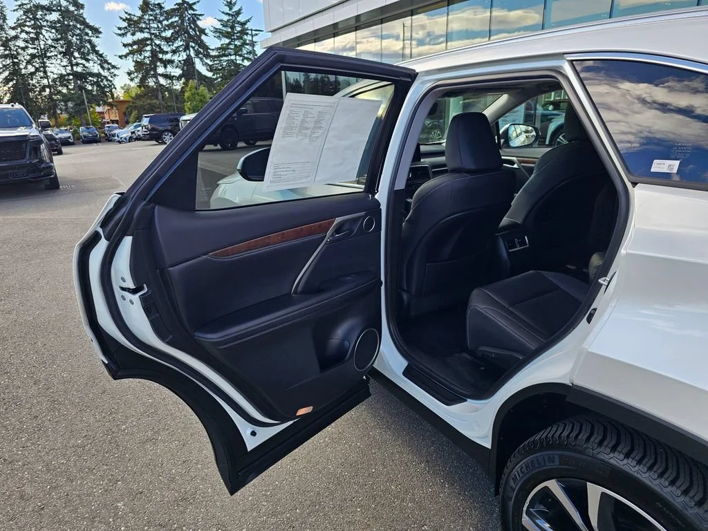 Used 2022  Lexus RX 450hL image 16