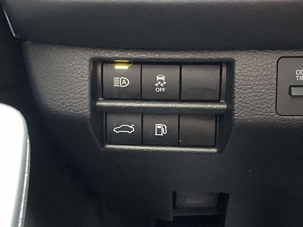 Used 2022 Red Toyota XLE image 18