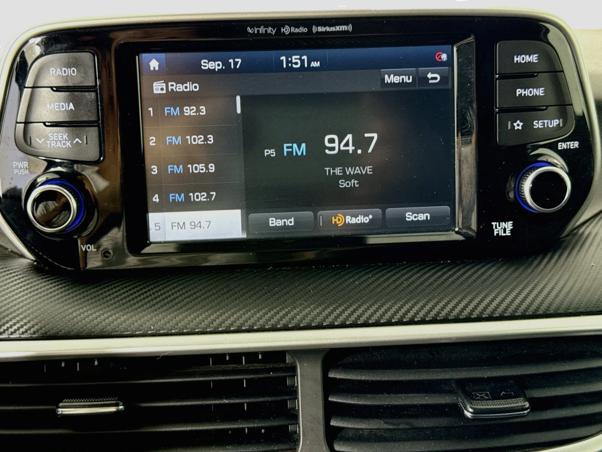 Used 2020  Hyundai Sport image 15