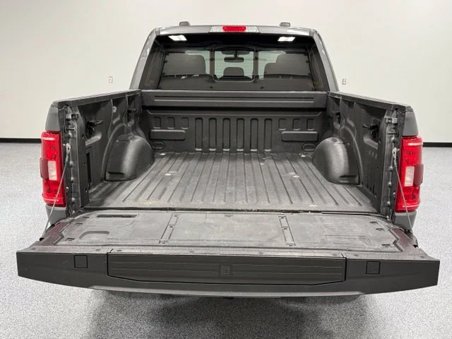 Used 2022 Gray Ford XLT image 9