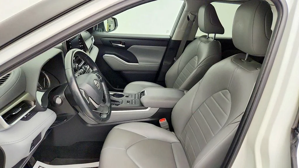 Used 2022 Not Specified Toyota XLE AWD image 13