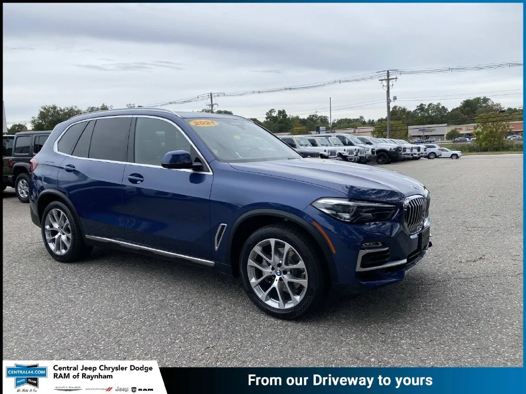 Used 2021 Blue BMW xDrive40i image 1