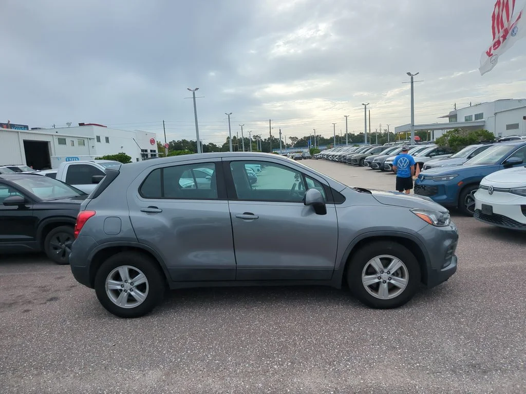 Used 2020 Gray Chevrolet LS image 5