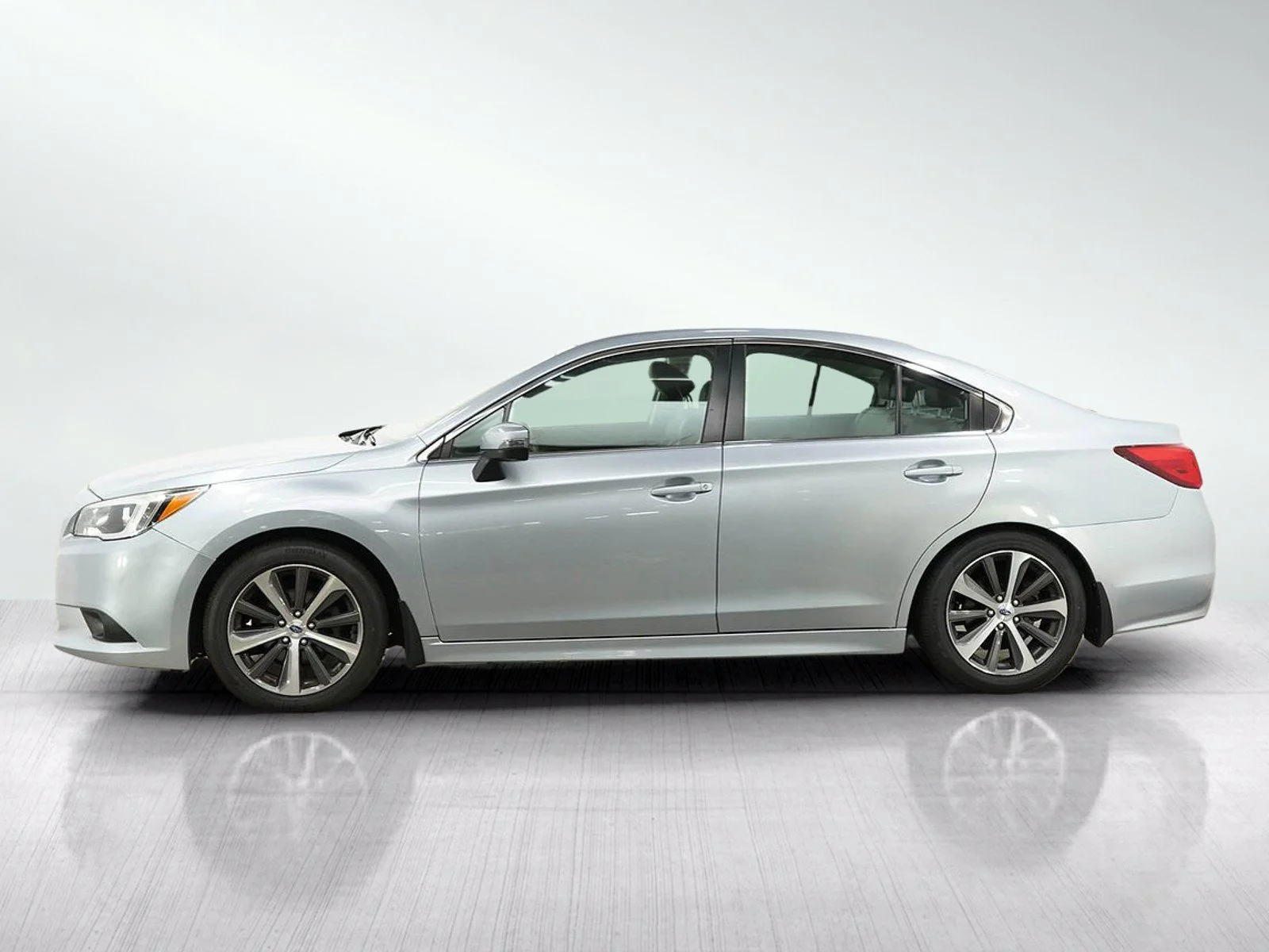 Used 2015 Subaru Legacy 2.5i Limited with VIN 4S3BNBJ60F3013220 for sale in Wayzata, Minnesota