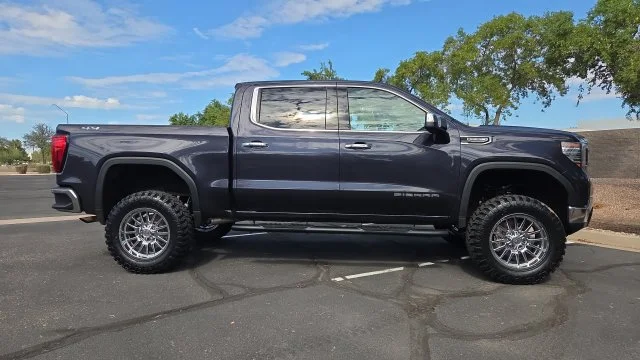 Used 2025 Silver GMC SLT image 7