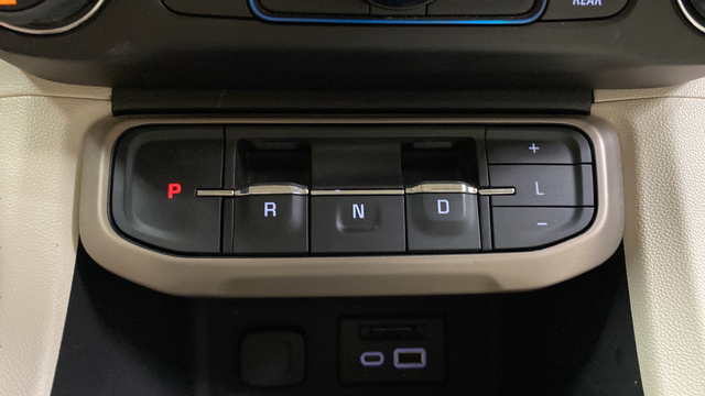 Used 2023 White Frost Tricoat GMC Denali image 19