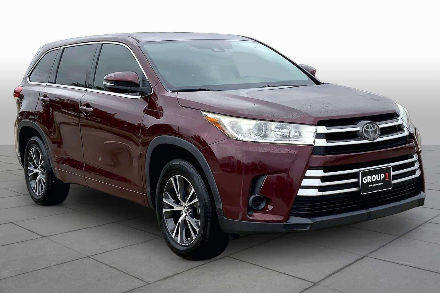 Used 2018 Ooh La La Rouge Mica Toyota LE image 3