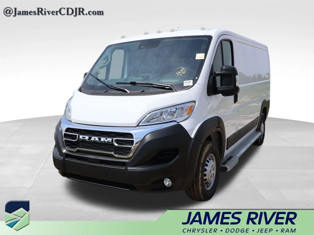 Used 2025 White Ram Base image 2