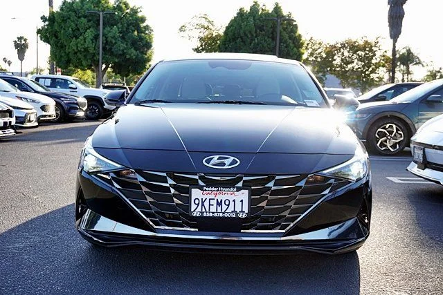 Used 2023 Black Hyundai Limited image 4