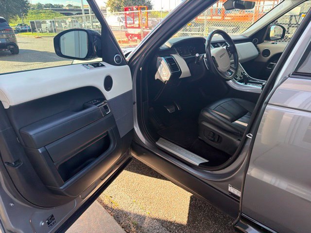 Used 2022 Eiger Gray Metallic Land Rover HSE Silver Edition image 13
