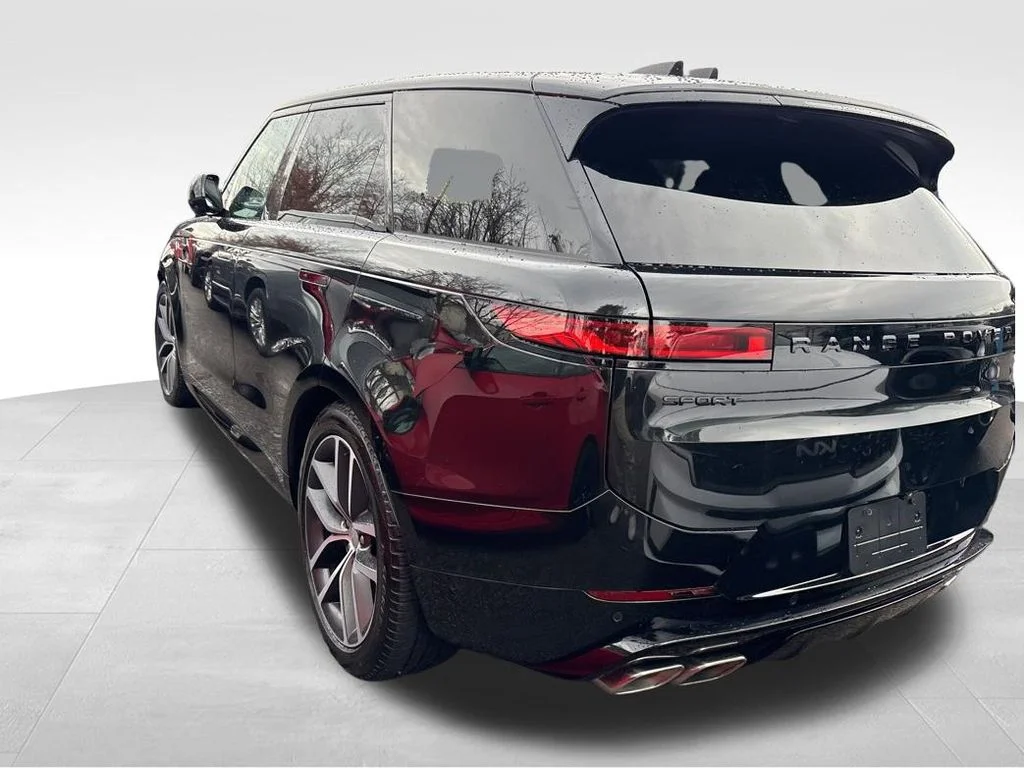 Used 2023 Black Land Rover First Edition image 13