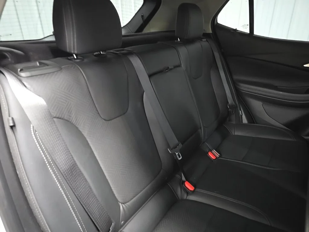 Used 2022 White Buick Essence image 17