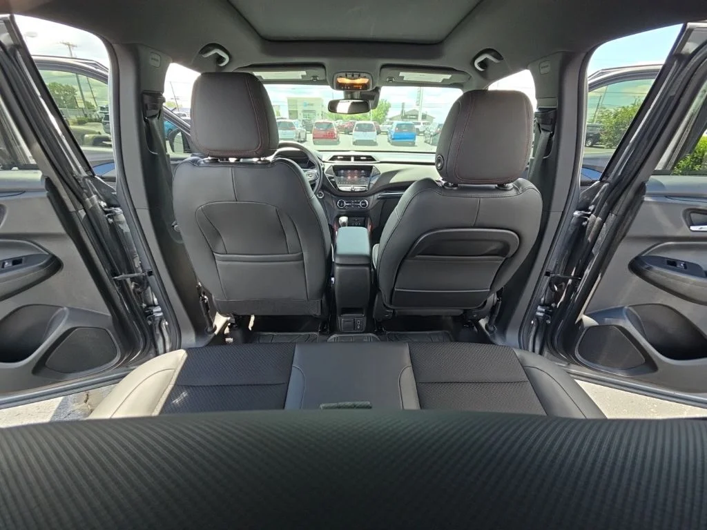Used 2021 Gray Chevrolet RS image 28