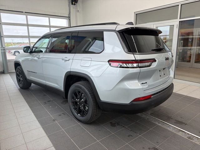 New 2026 Silver Zynith Exterior Paint Jeep Laredo image 3