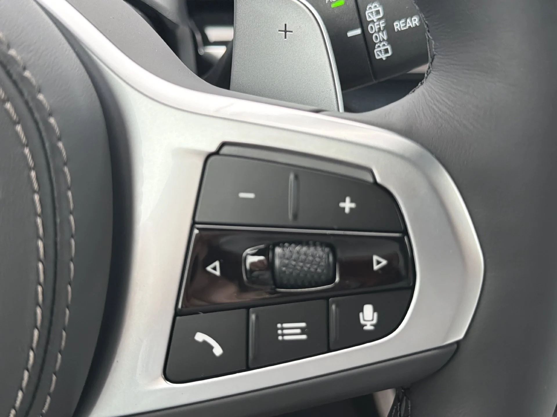 New 2027 Gray BMW xDrive40i image 36