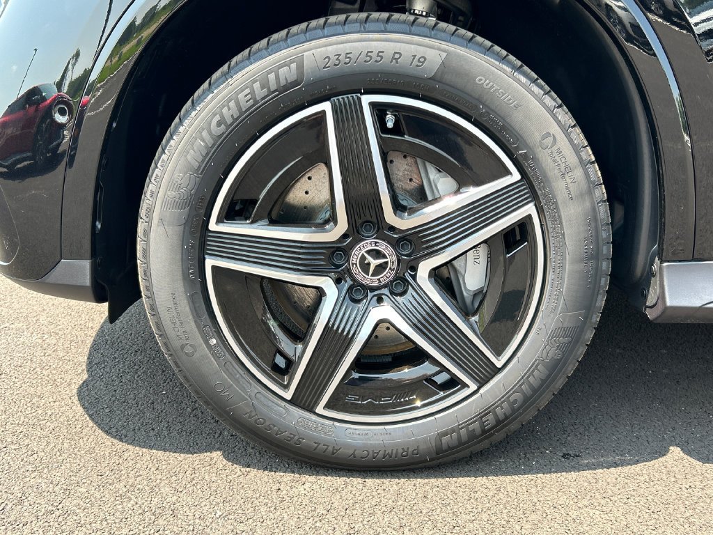 New 2026 Black Mercedes-Benz GLC 300 image 32