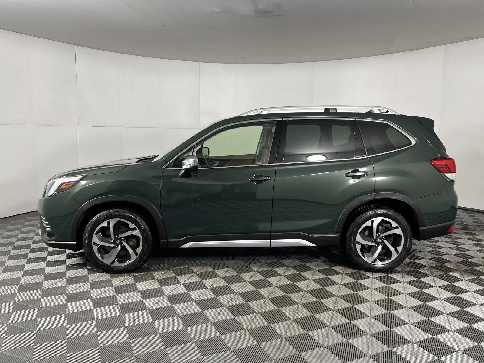 Used 2023 Cascade Green Silica Subaru Touring image 23