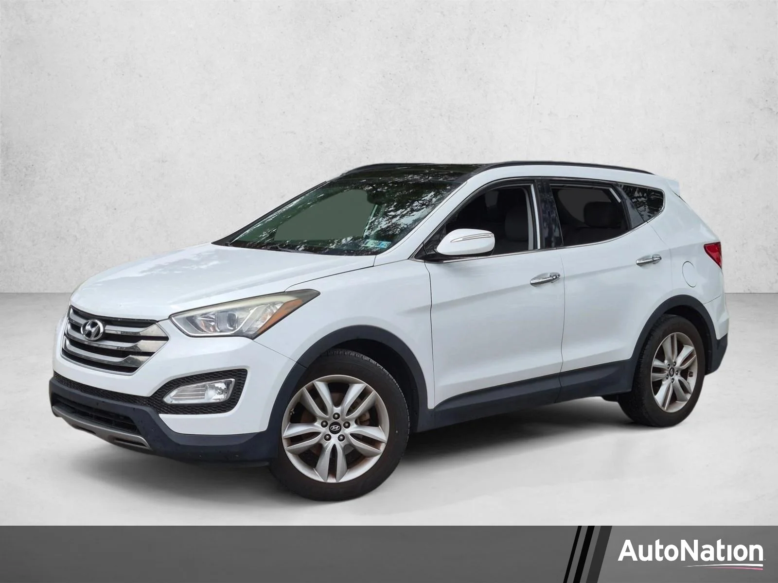 Used 2015 Frost White Pearl Hyundai  image 1
