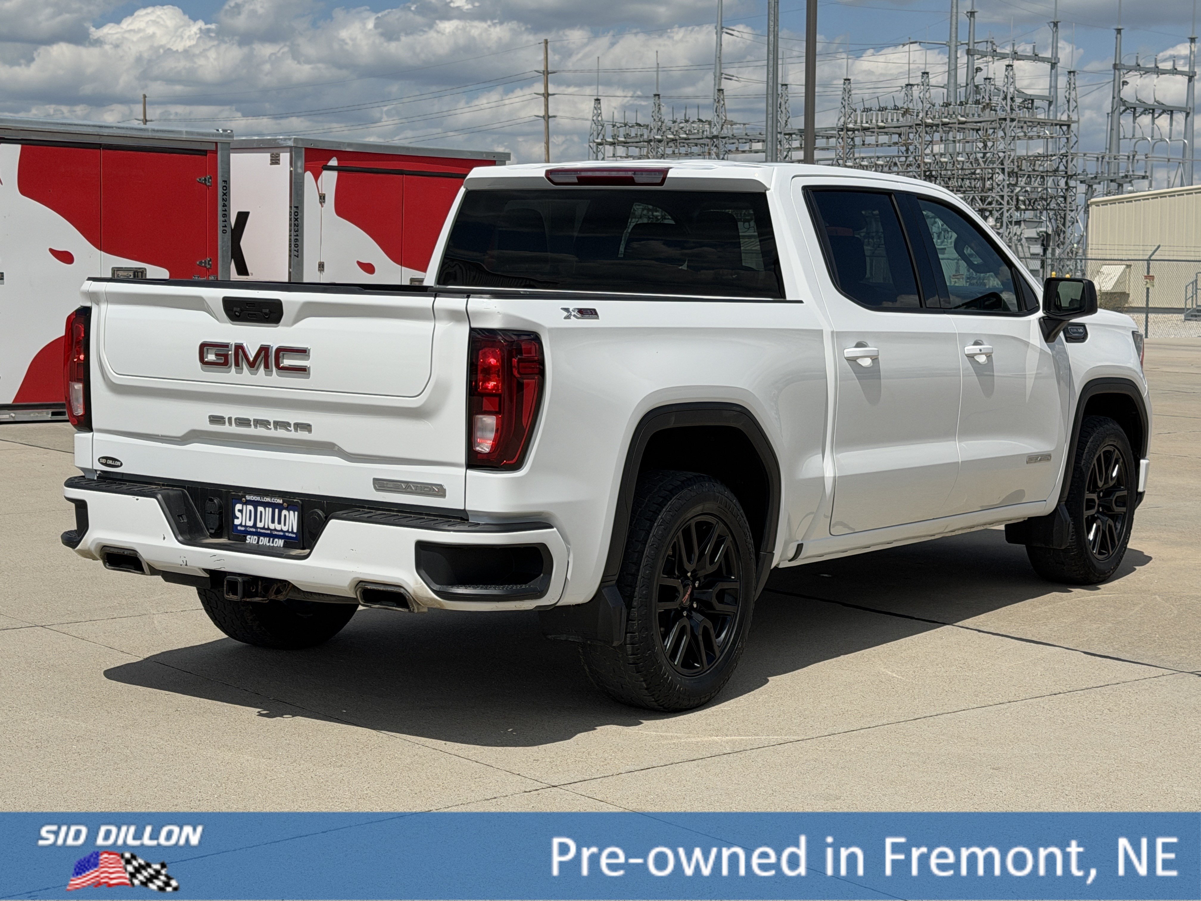 Used 2022 Summit White GMC Elevation image 4