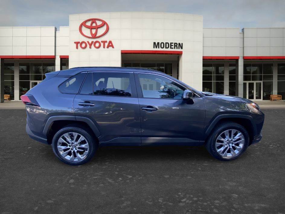 Used 2023 Magnetic Gray Metallic Toyota XLE Premium image 4
