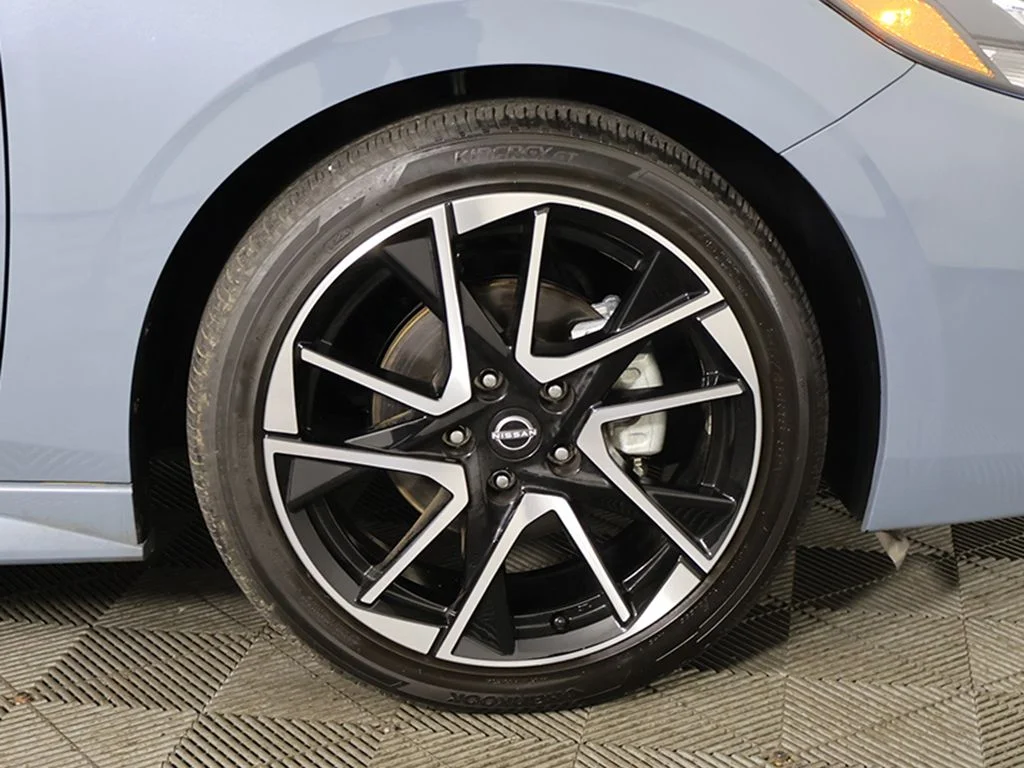 Used 2024 Gray Metallic Nissan SR image 19