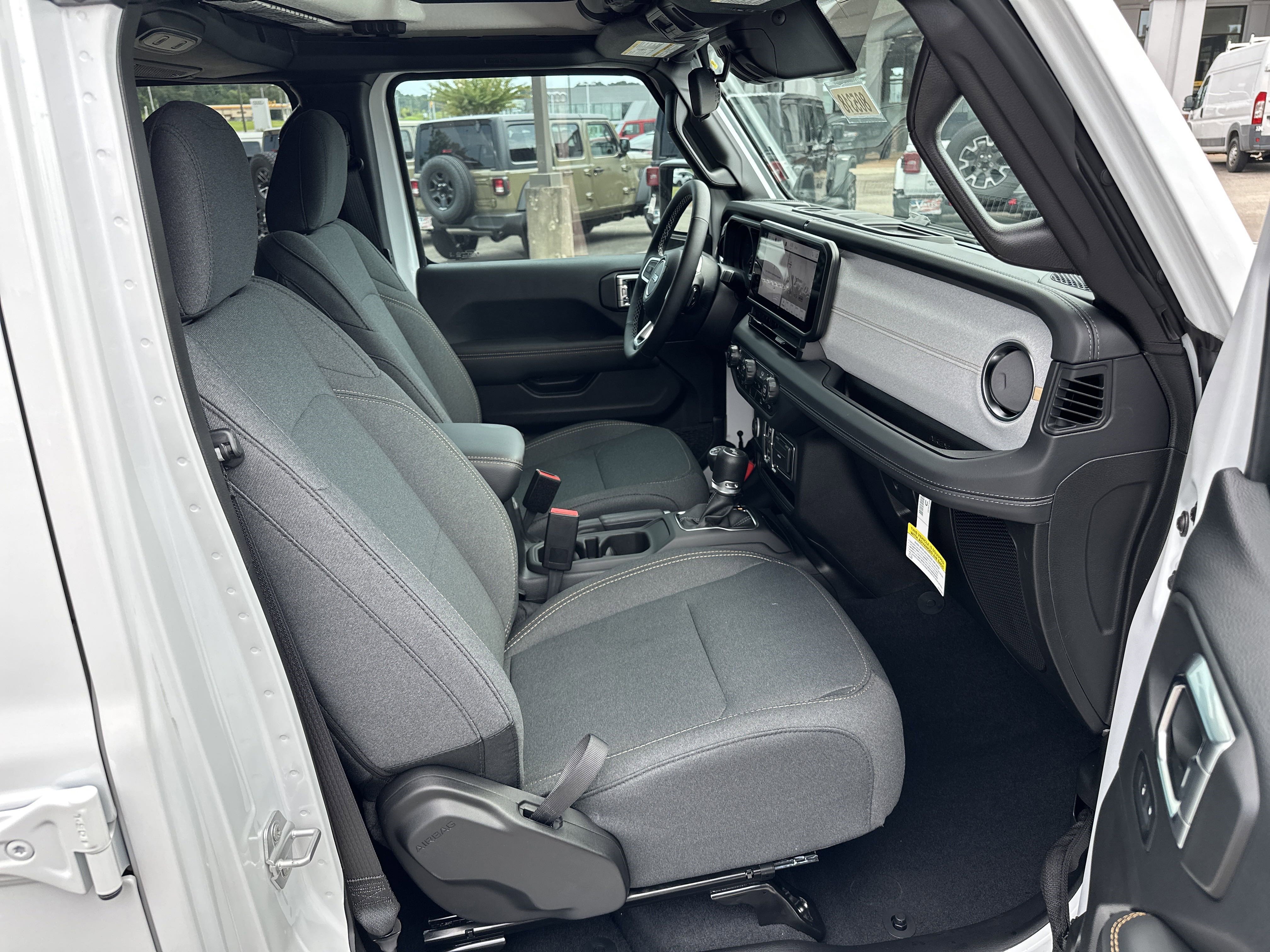 2025 Jeep Wrangler 4-Door Sahara - Photo 13