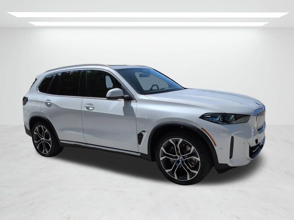 New 2026 Mineral White Metallic BMW xDrive40i image 2