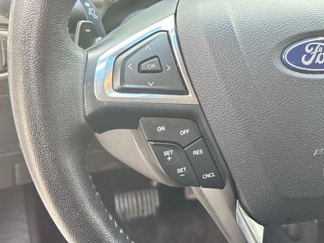 Used 2019 White Ford SEL image 30