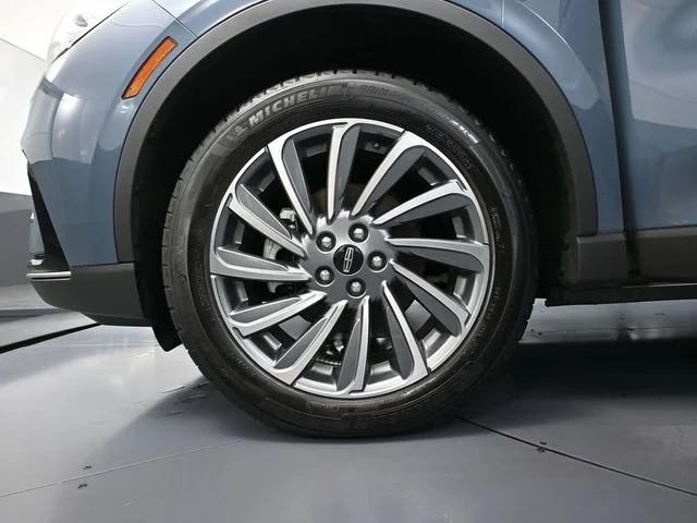 Used 2023 Blue Lincoln Reserve image 16