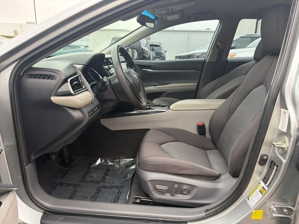Used 2019 Silver Toyota LE image 14