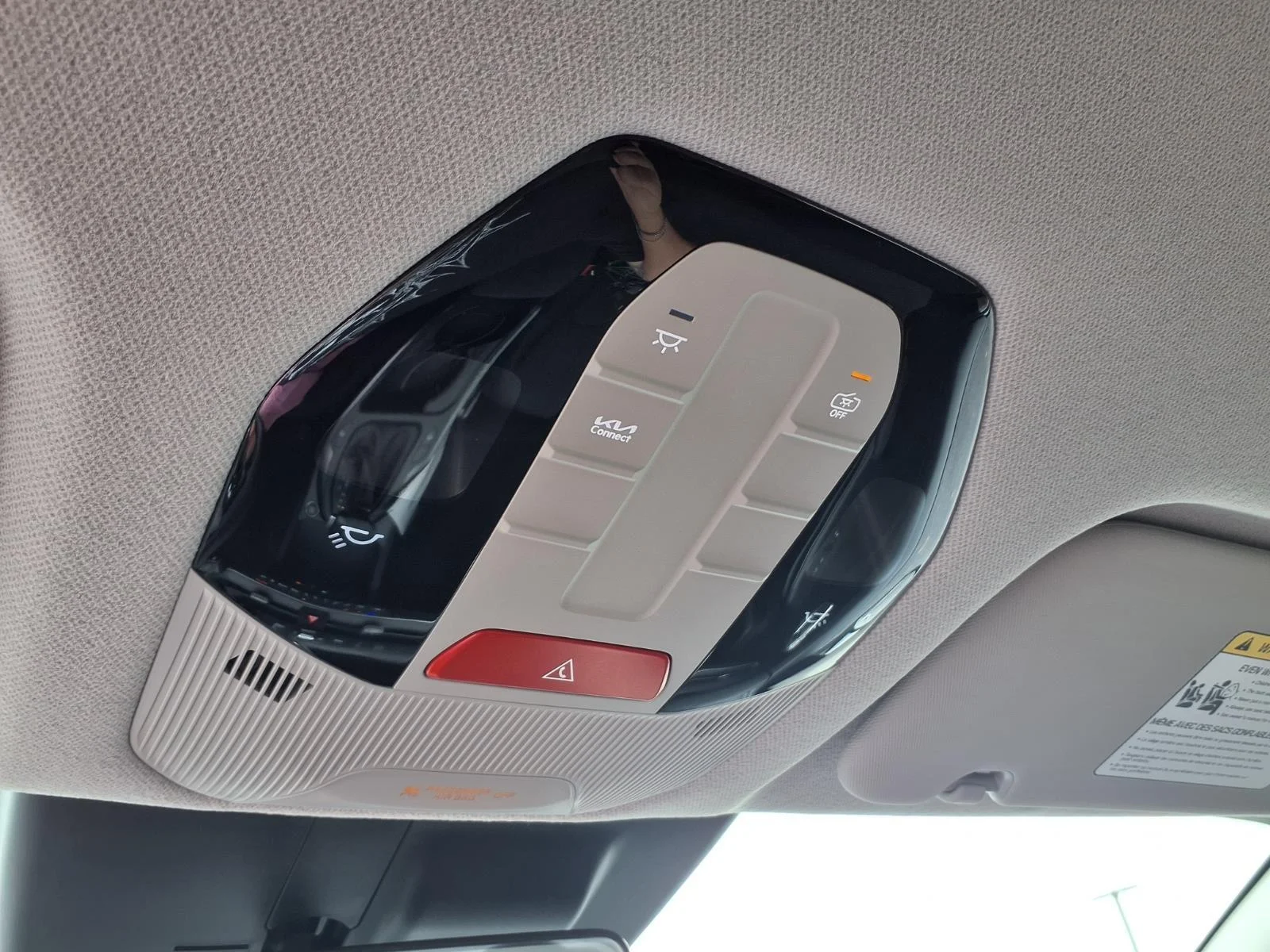 New 2026 Snow White Pearl Kia LXS image 22