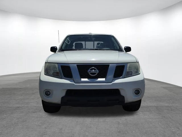 Used 2018 Glacier White Nissan SV image 2