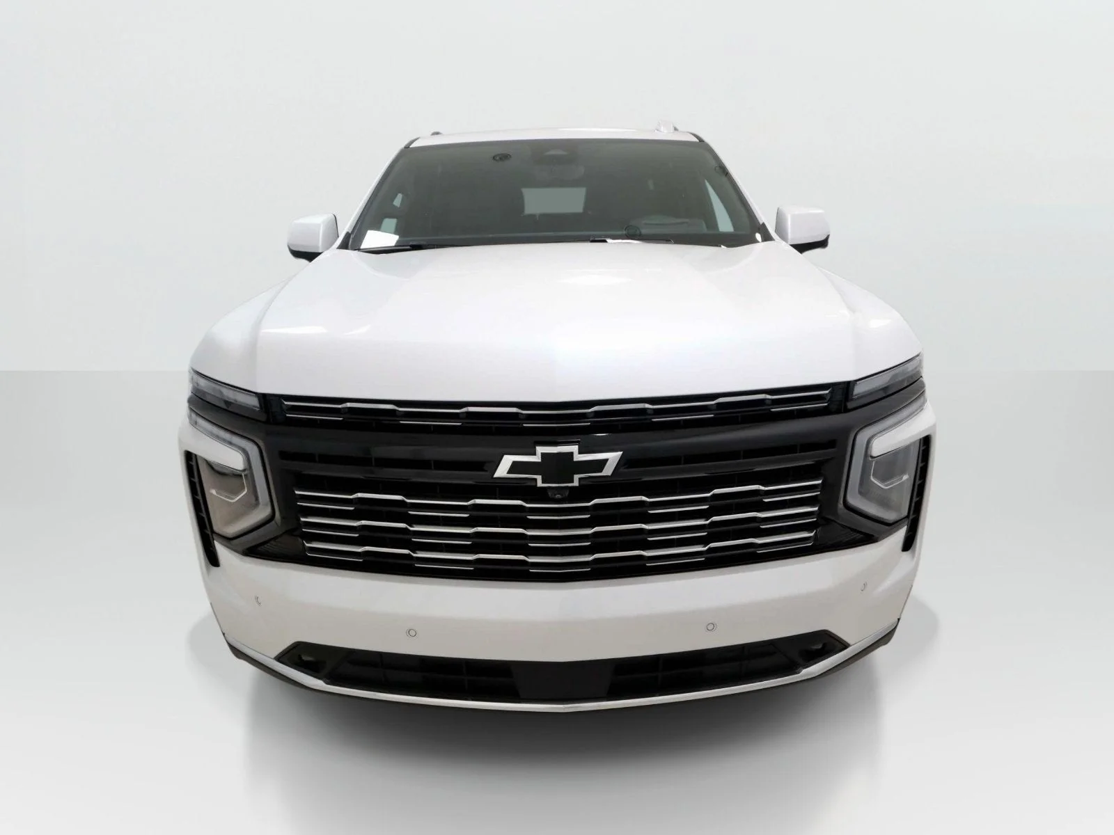 Used 2025 Iridescent Pearl Tricoat Chevrolet High Country image 7