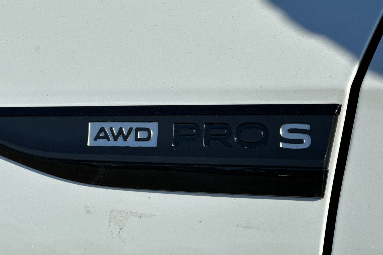 New 2026 Opal White Pearl Volkswagen Pro S image 24