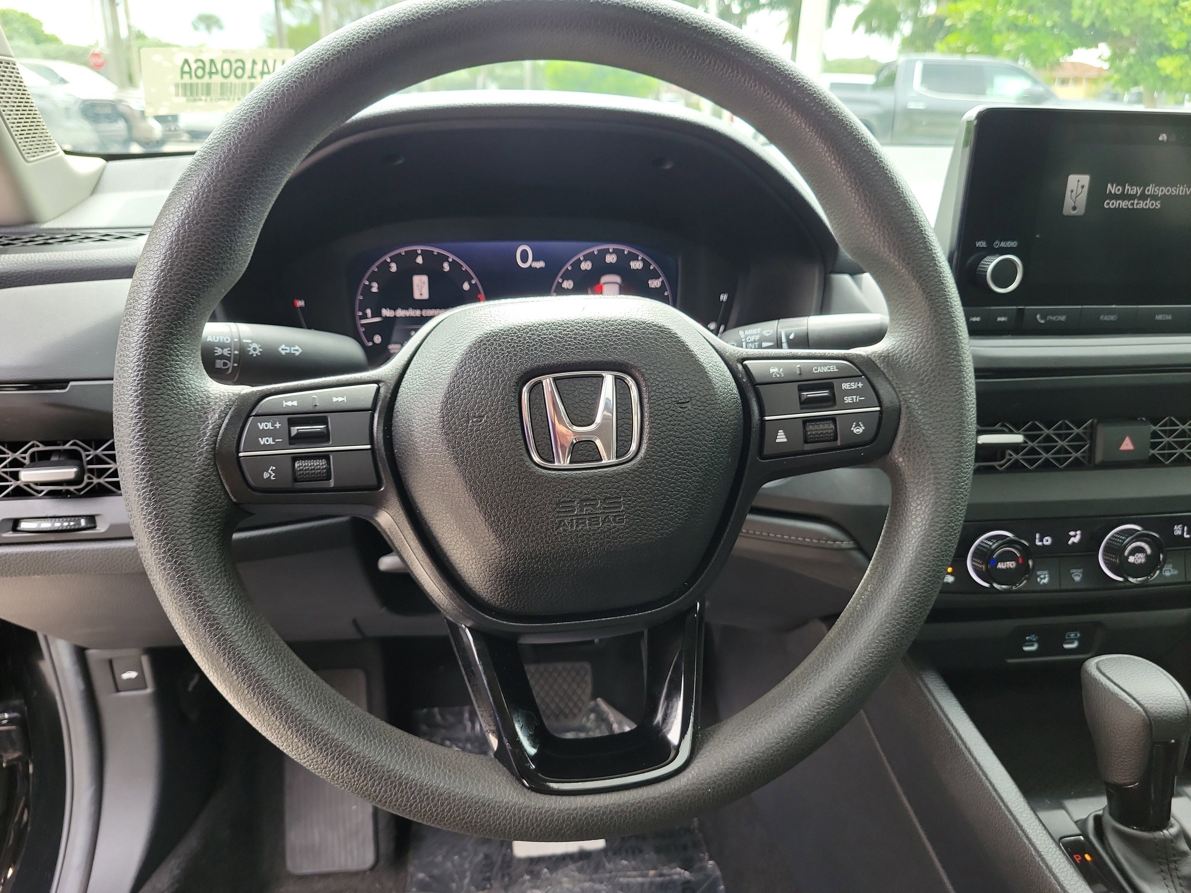 Used 2025 Platinum White Pearl Honda SE image 25