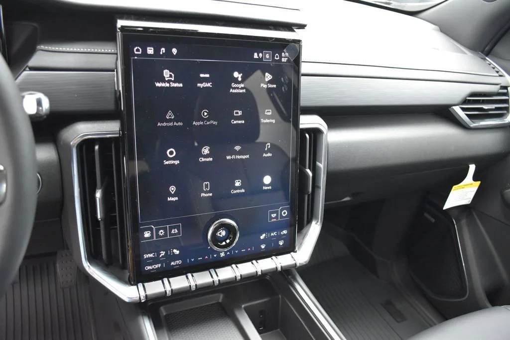 New 2026 Sterling Metallic GMC Elevation image 13