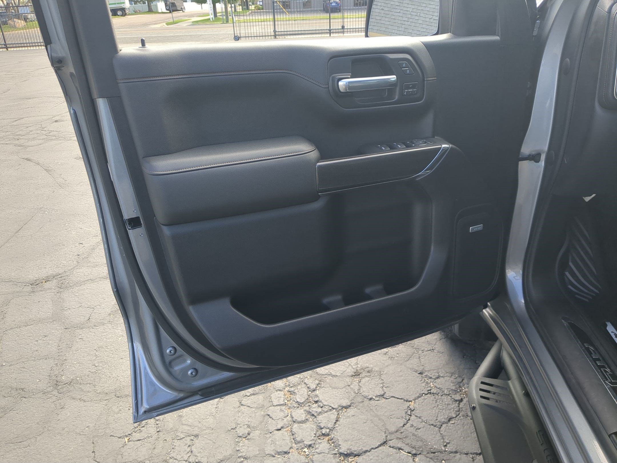 Used 2020 Satin Steel Metallic GMC AT4 image 12