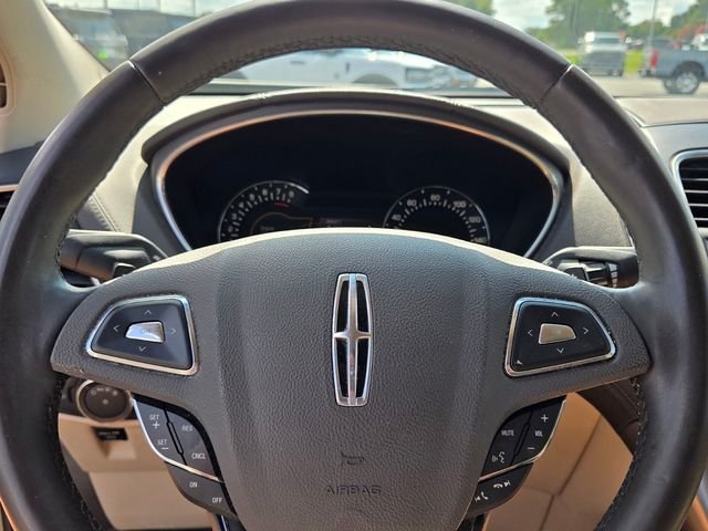 Used 2016 Platinum Lincoln Select image 22