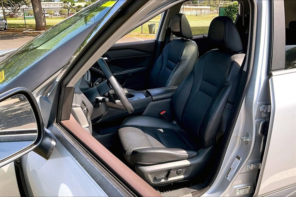 Used 2023 Silver Nissan SV image 27