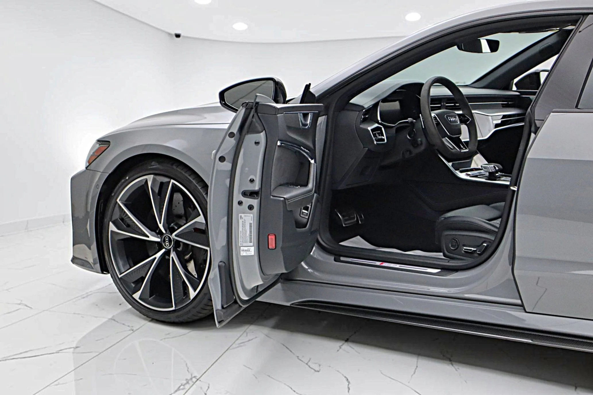Used 2022 Gray Audi  image 7