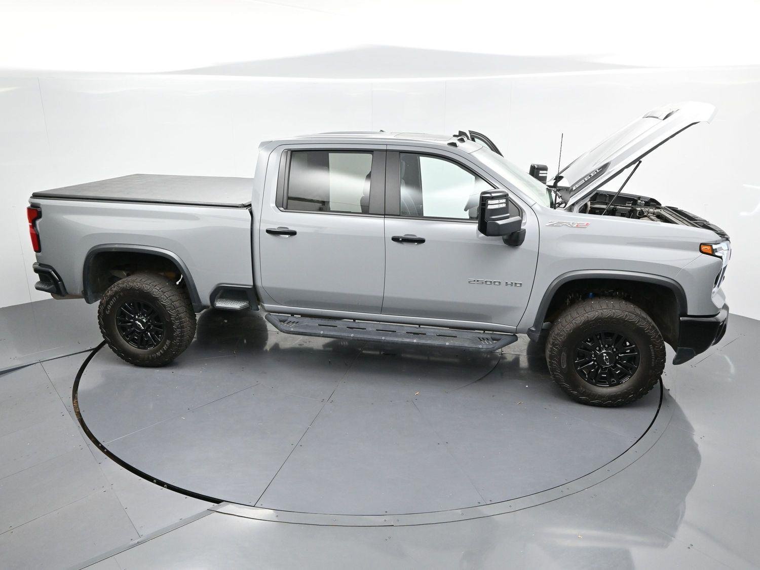 Used 2025 Slate Gray Metallic Chevrolet ZR2 image 40