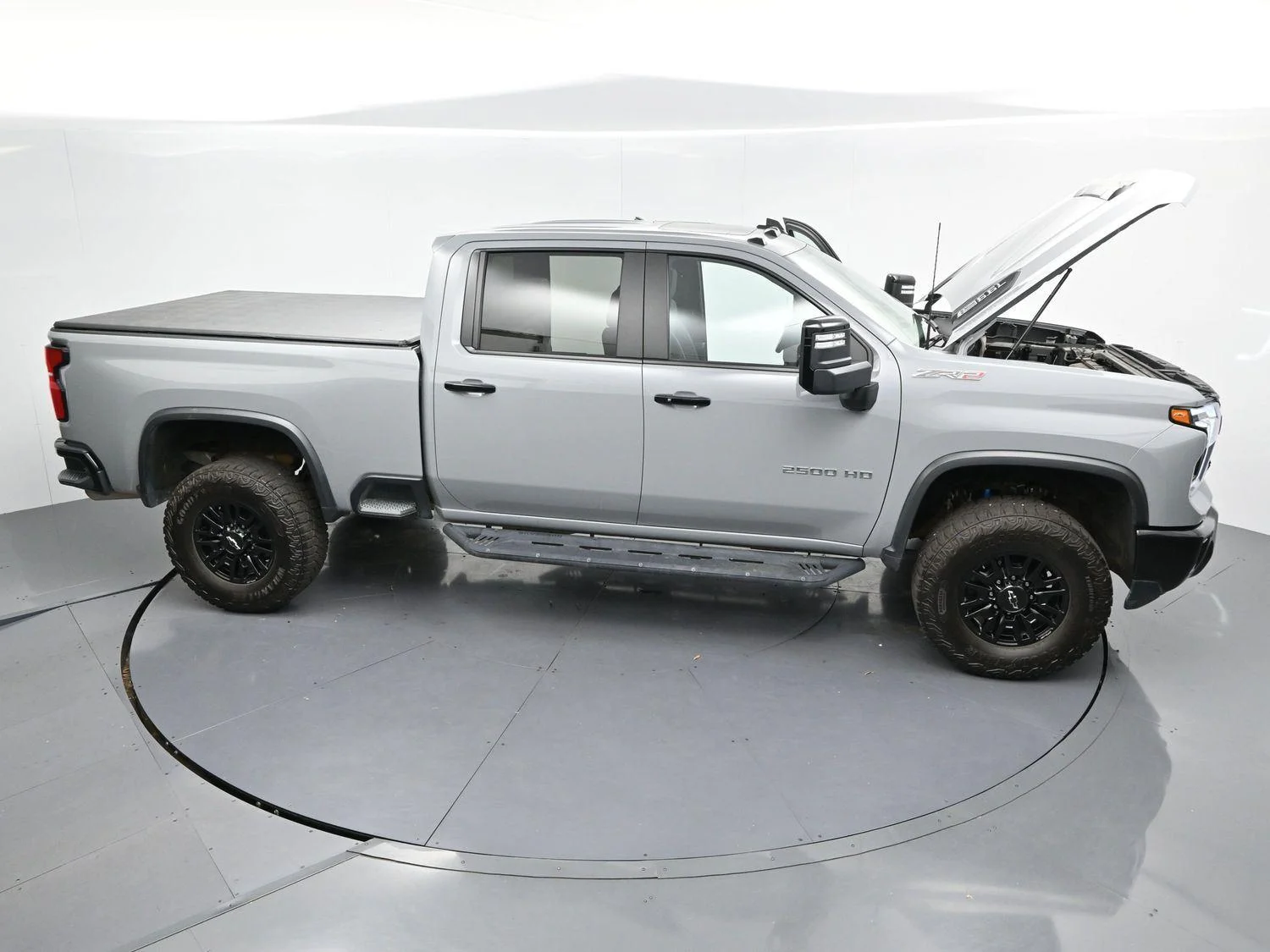 Used 2025 Slate Gray Metallic Chevrolet ZR2 image 40