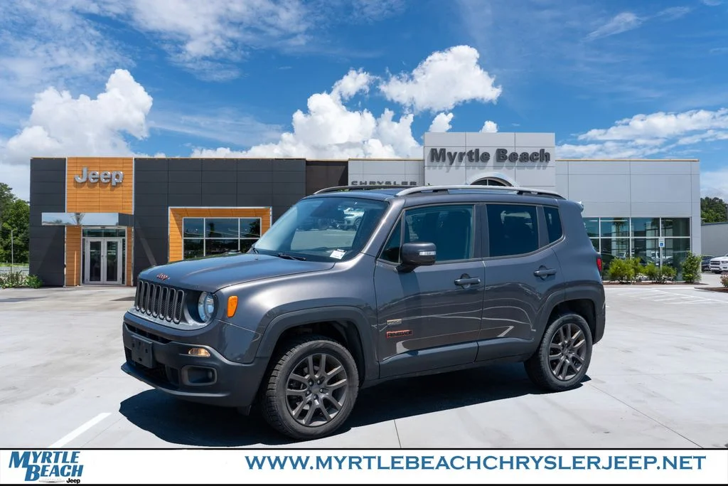 Used 2016 Granite Crystal Metallic Clearcoat Jeep Latitude image 1