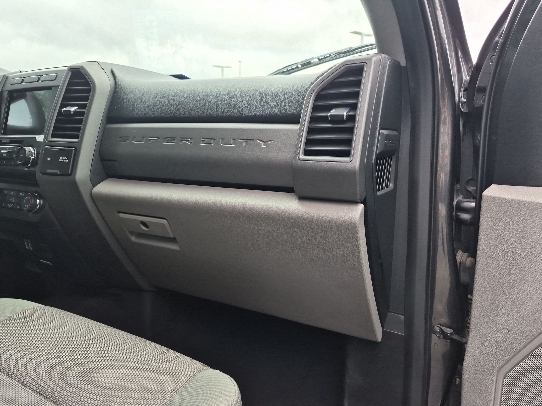 Used 2018 Gray Ford XL image 27