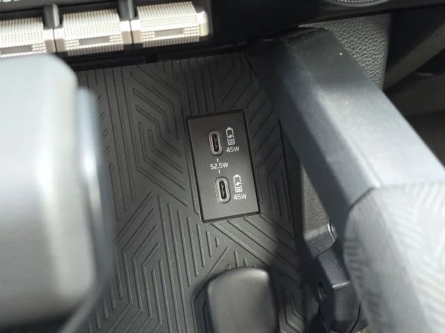 Used 2025  Toyota  image 32