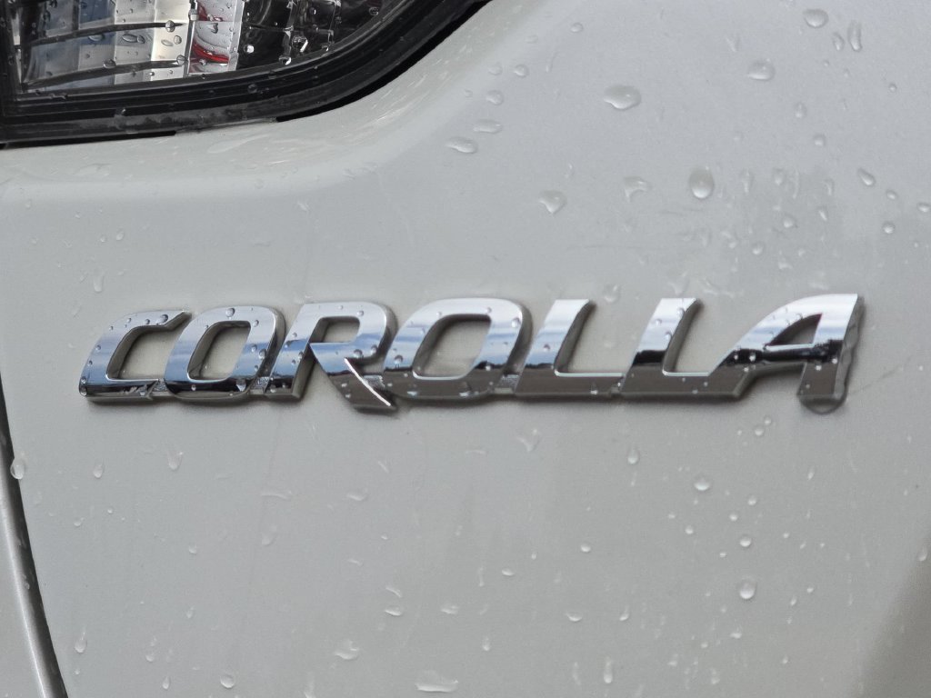 Certified Used 2020 White Toyota XLE image 36