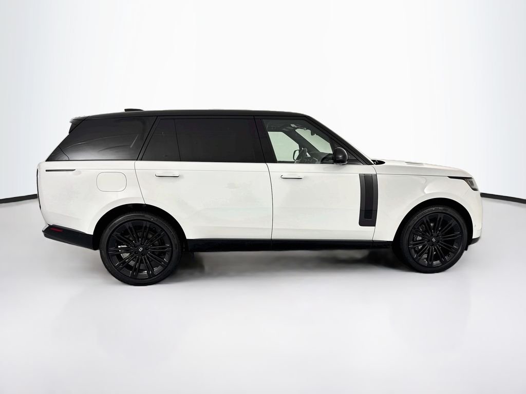 New 2027 Fuji White Land Rover SE image 4