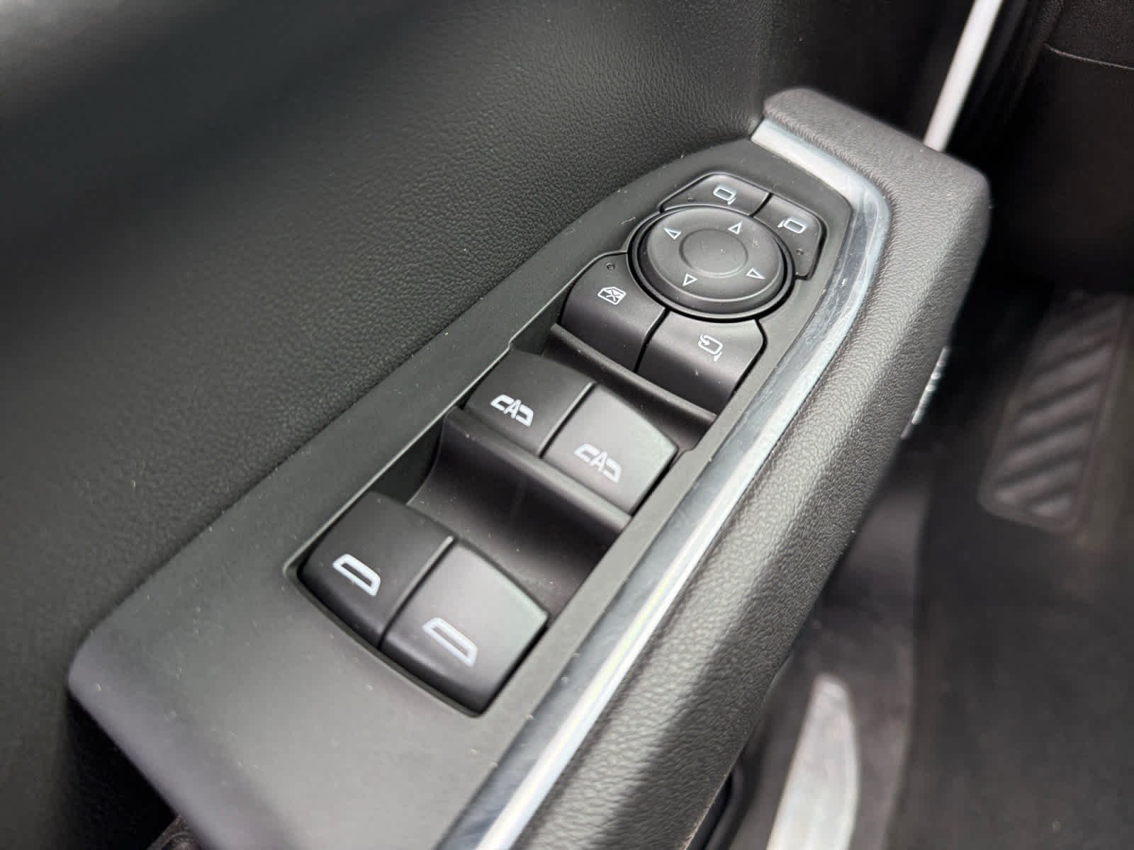 Used 2025 Summit White Chevrolet LTZ image 26